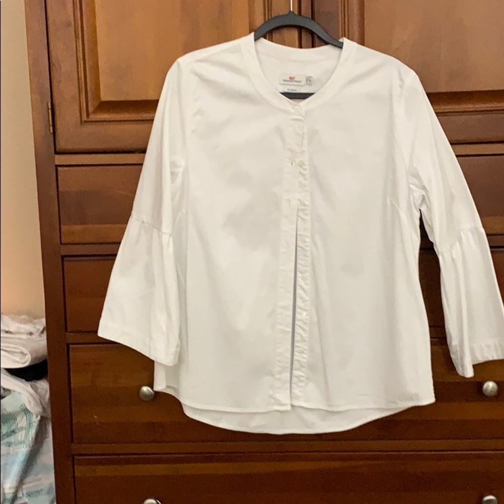 White blouse vineyard vines worn twice